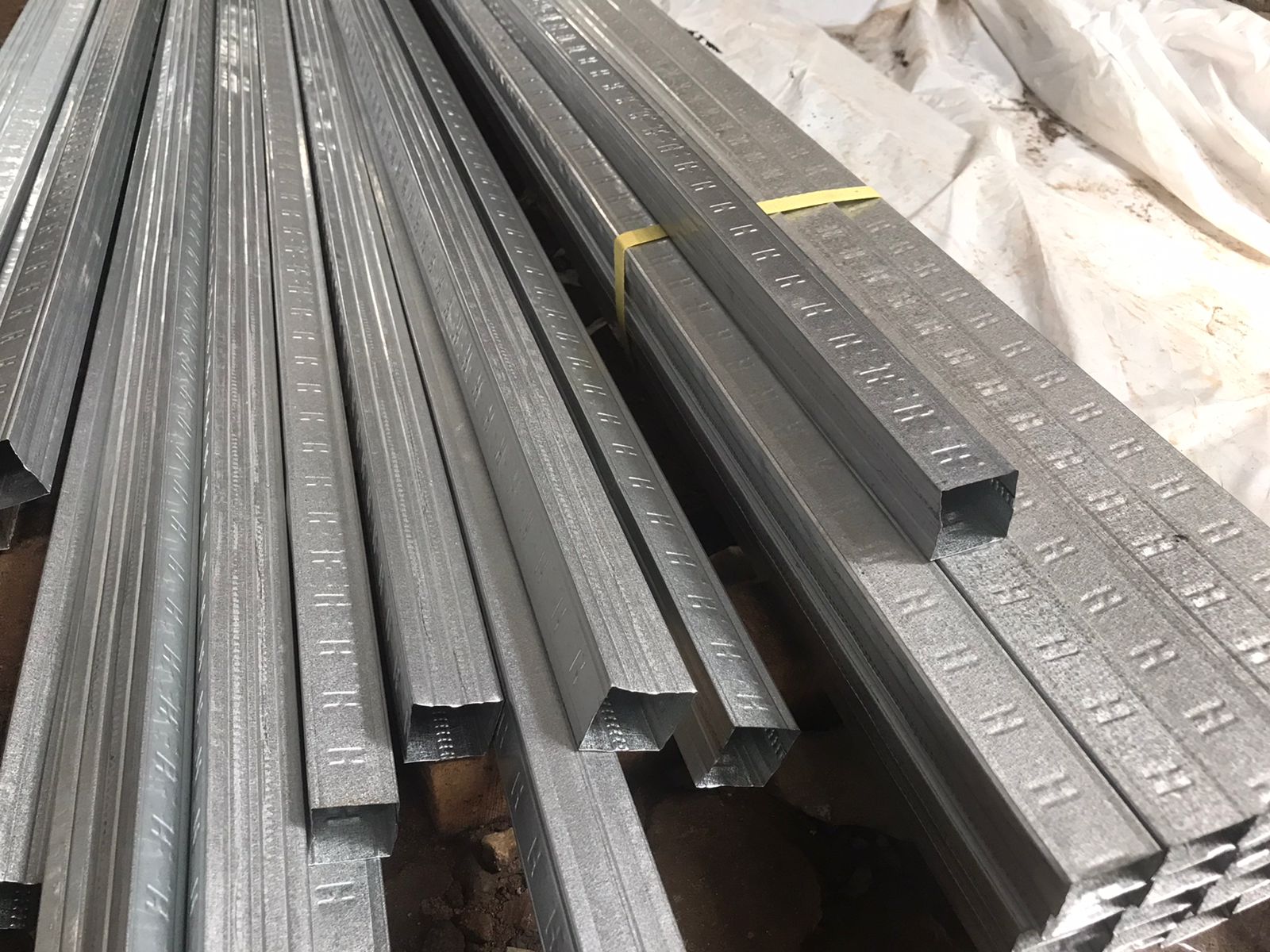 HOLO Plafon Galvalume 4x4 Tebal 030